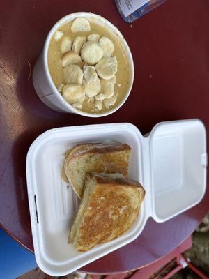 Had the cajun sweet potato and chicken soup with a classic grilled cheese.