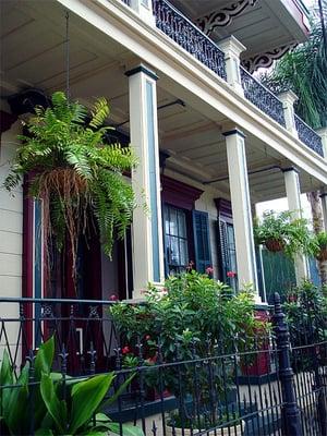 The Royal Street Courtyard: Porch