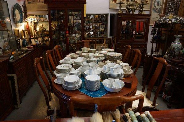 Golden Treasures Antiques & Collectibles