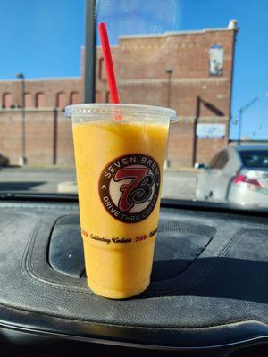 Mango smoothie from 7Brew