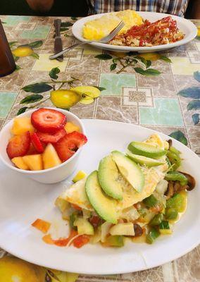 Egg white veggie omelet with fruit