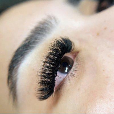 Volume lashes