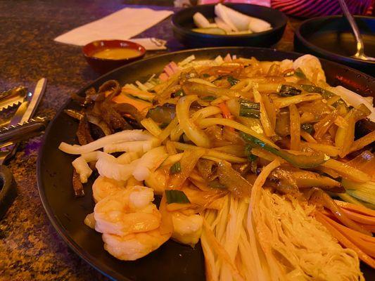 Assorted Seafood with Vegetable with Spicy Mustard Sauce