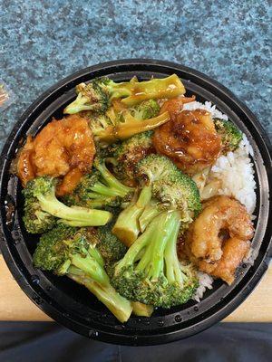 Shrimp and broccoli with garlic sauce