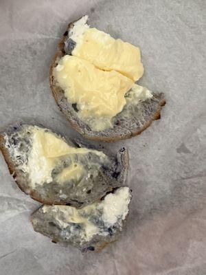 Blueberry bagel w butter