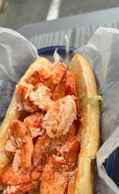 1/4lb lobster roll.