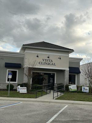 Outside View Of Vista Clinical Clermont