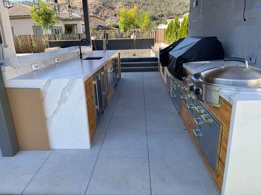 Outdoor kitchen