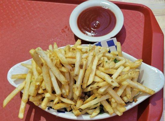 Island Garlic Fries, $5.99 - 2 Stars - with salty bits of garlic