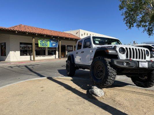 We offer Rims and tires for all vehicles including lifts and lowering kits::: we also offer zero down financing