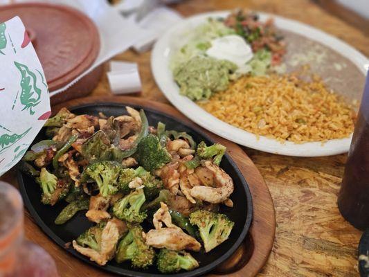 Chicken Fajitas with Tomato, Broccoli, and peppers no onions.