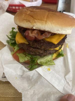 DM Cheeseburger w/Bacon