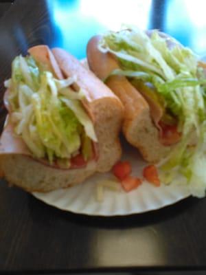 Can you see the complete LACK of cold cuts on this "Italian sub".....smh