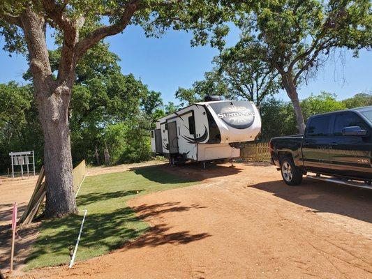 Deluxe Bay with shade, yard and fence