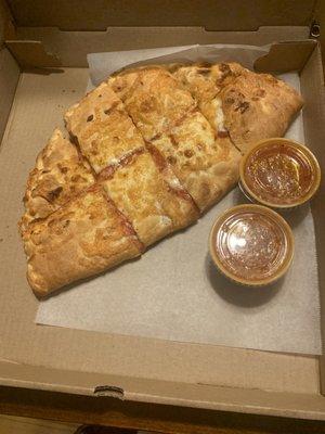 Peperonni calzone