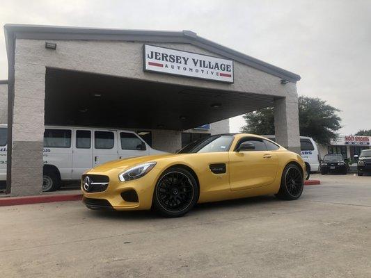 Service B on a Mercedes Benz GT