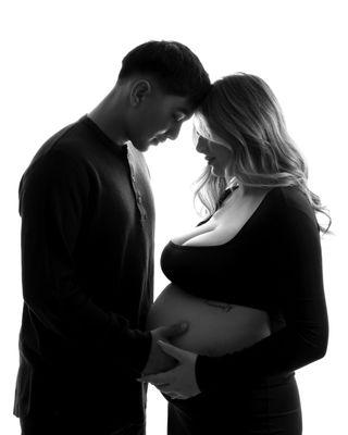 Beautiful Maternity Portraits for couples