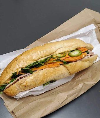 traditional banh mi