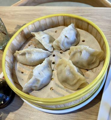 Steamed beef dumplings