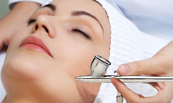 Oxygent therapy: Por medio de esta terapia aportamos vitalidad e hidratamos la piel.
 Excelente al final del facial.