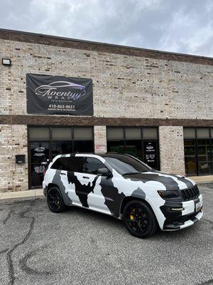 Jeep Grand Cherokee SRT full camo custom wrap