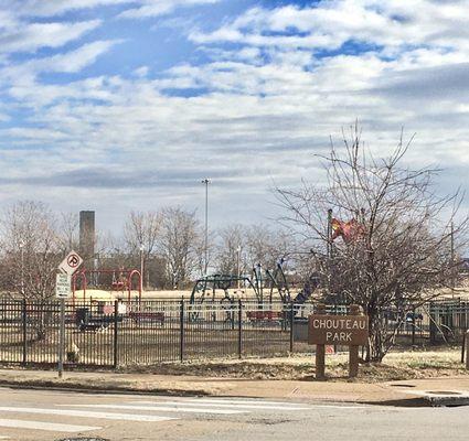 This park includes a playground, fitness trail, and basketball court.