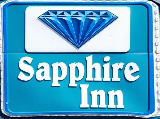 A Sapphire Inn Sign/Logo! Easily find us when you notice this sign in Franklin, North Carolina.