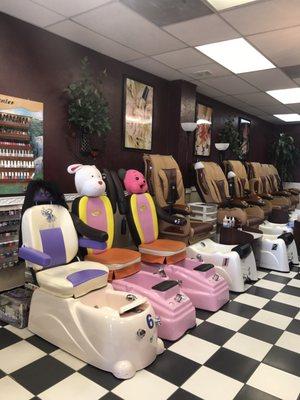 Kids pedicure chairs so cute