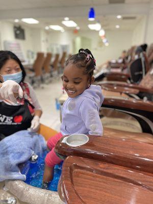 Baby girl pedicure