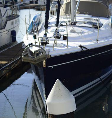 boat at glen cove harbor