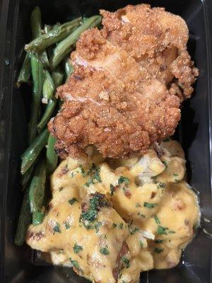 Keto Buttermilk Fried Chicken, Cauliflower Mac 'n Cheese, Green Beans