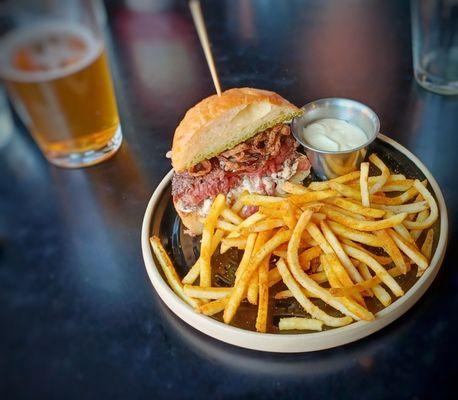 Big Pig Burger, Curry Fries