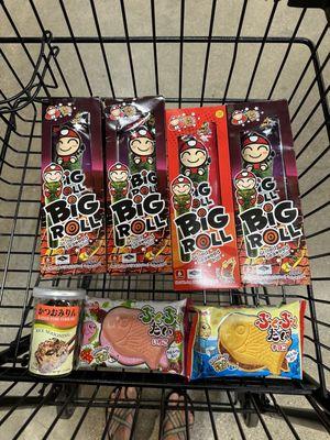 Oh man- my youngest daughter is going to be so excited!! She loves Asian snacks! Those Big Rolls are hard to find! On sale $1.50!