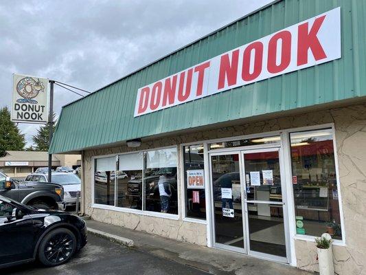 Donut Nook Entrance and Storefront