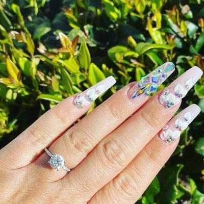 3D nail art and rhinestone