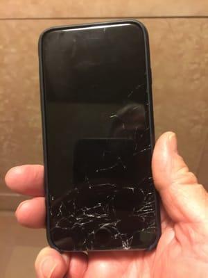 iPhone 6 cracked screen