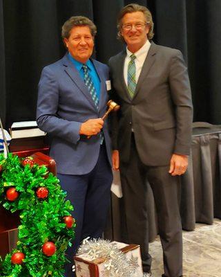 2023 HDS President Dr. Mike Smolen with CDA President Dr. John Blake at Harbor Dental Society's Annual Meeting and Installation