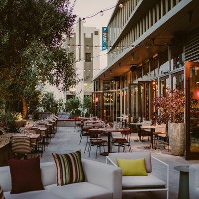 Gorgeous outdoor patio!