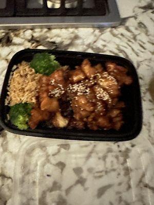 Sesame Chicken w/fried rice