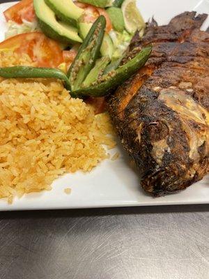 Mojará Frita accompanied by rice and salad