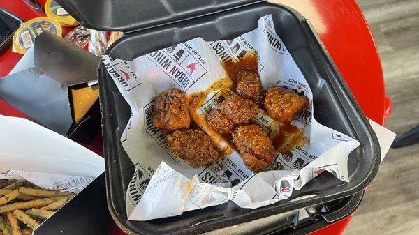 Boneless Wings w/Atlanta Lemon Pepper buffalo something or other