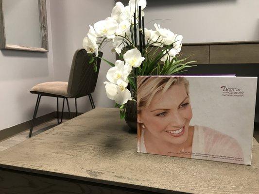 Dr. Aminpour's office is equipped with a beautiful, comfortable and private suite room used for your facial aesthetic appointments.