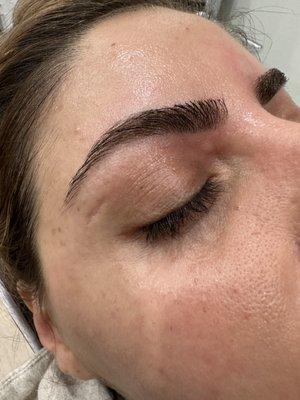 Eyebrows threading