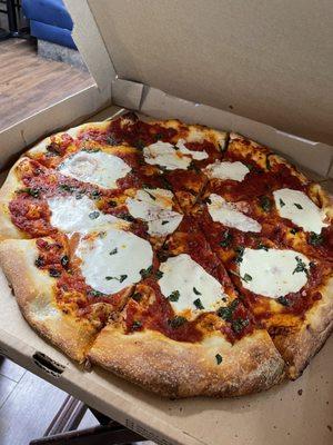 Large Margherita Pizza extra crispy