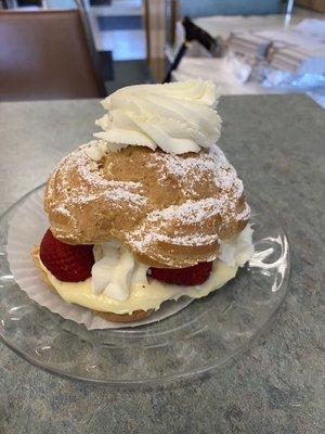 Strawberry cream puff