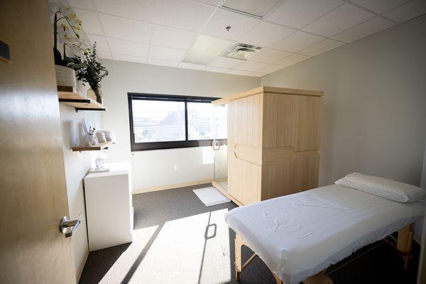 Acupuncture room - treatment for acute and chronic pain, perinatal, headaches, sleep, digestion