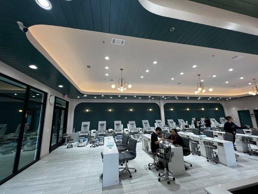 huge salon!