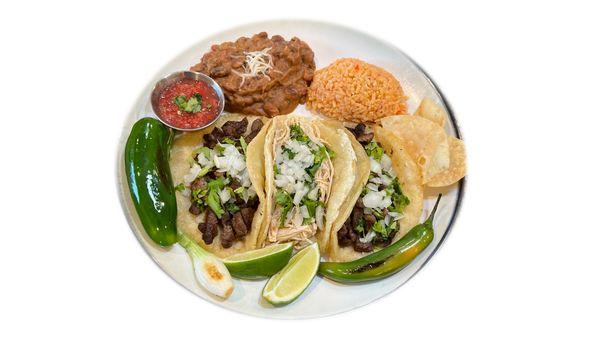 Mama's Taqueria carne asada and chicken taco plate