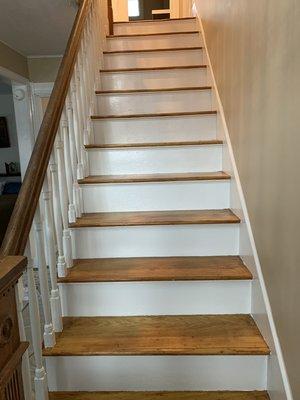 Stairwell carpet ripped out and finished!