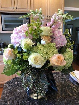 Bouquet of roses, hydrangeas, and snapdragons